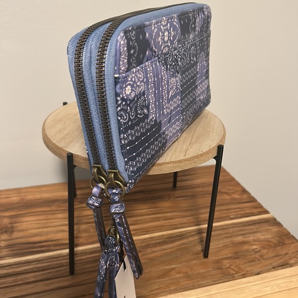 Sonoma Print Wristlet Wallet - Picture 3 of 6